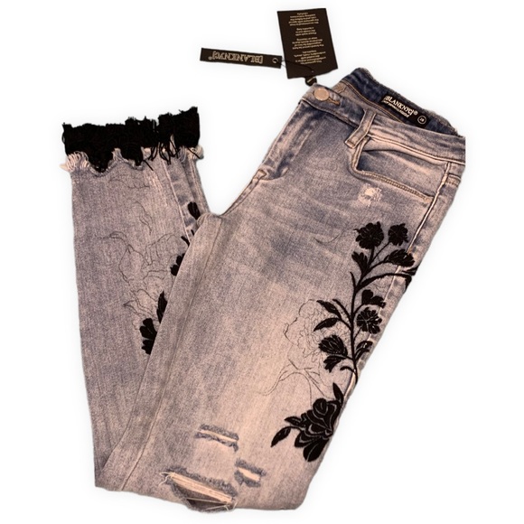 New jeans - Picture 1 of 6